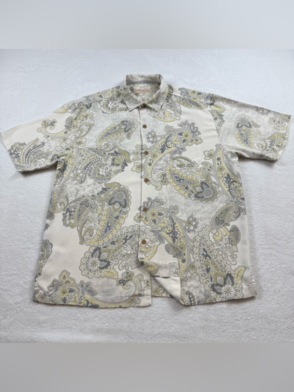 Tommy Bahama 100% silk Camp Hawaiian shirt men’s size L beige paisley floral